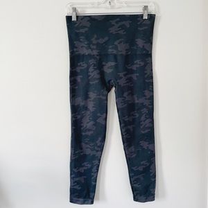 SPANX | Look At Me Now Leggings | Camo